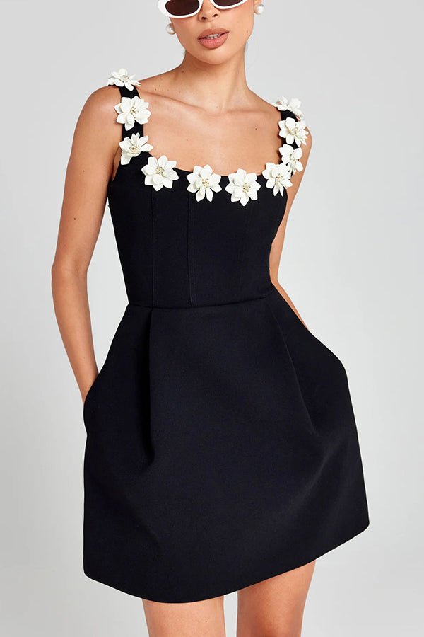 Cindy | Feminien Mini-Jurk met Bloemapplicaties